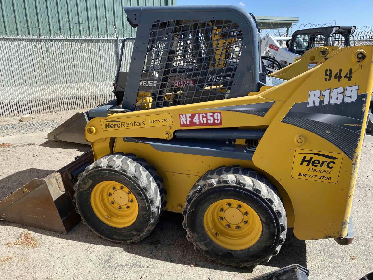2017 Gehl R165-1
