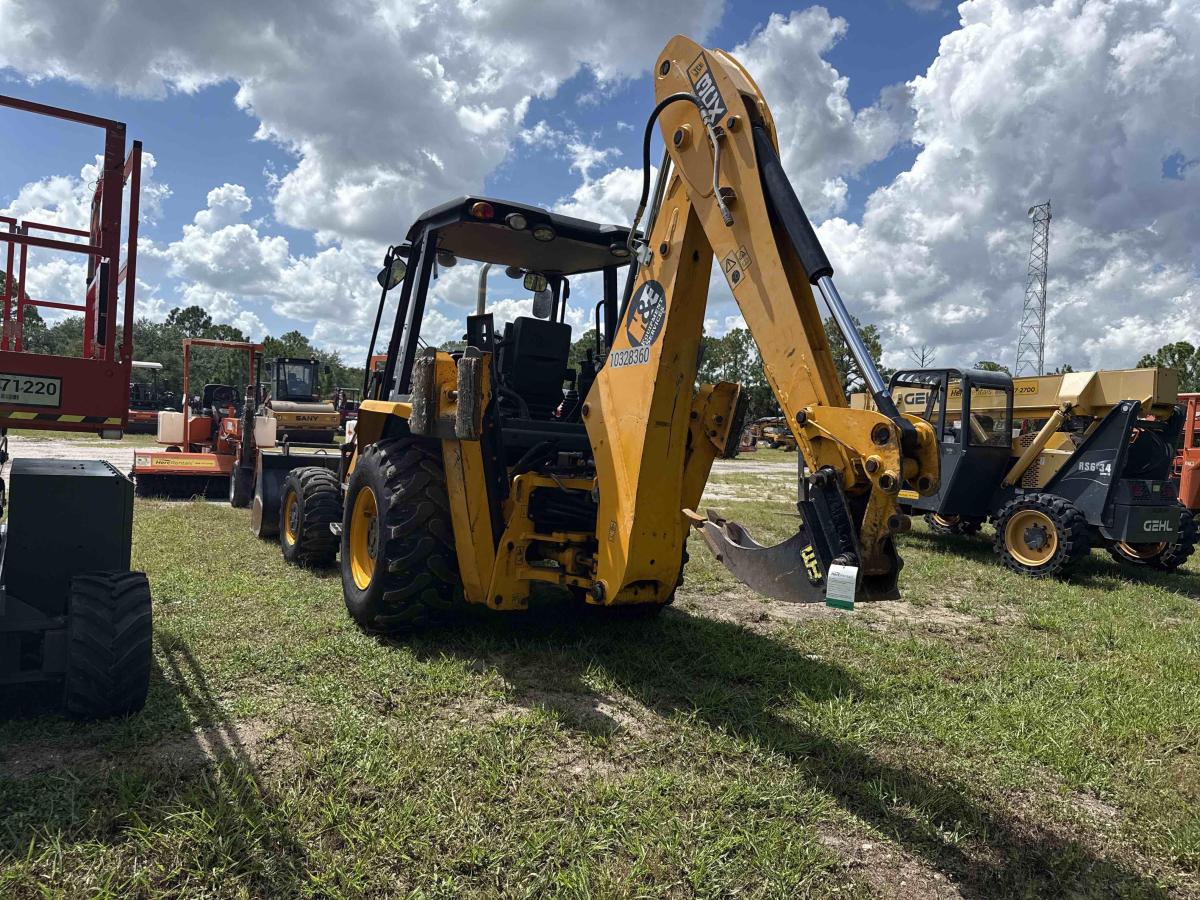 2022 JCB 3CX-3