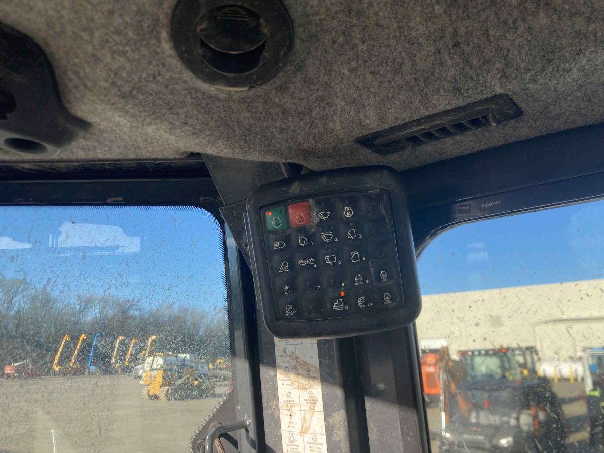 2021 John Deere 650K-11