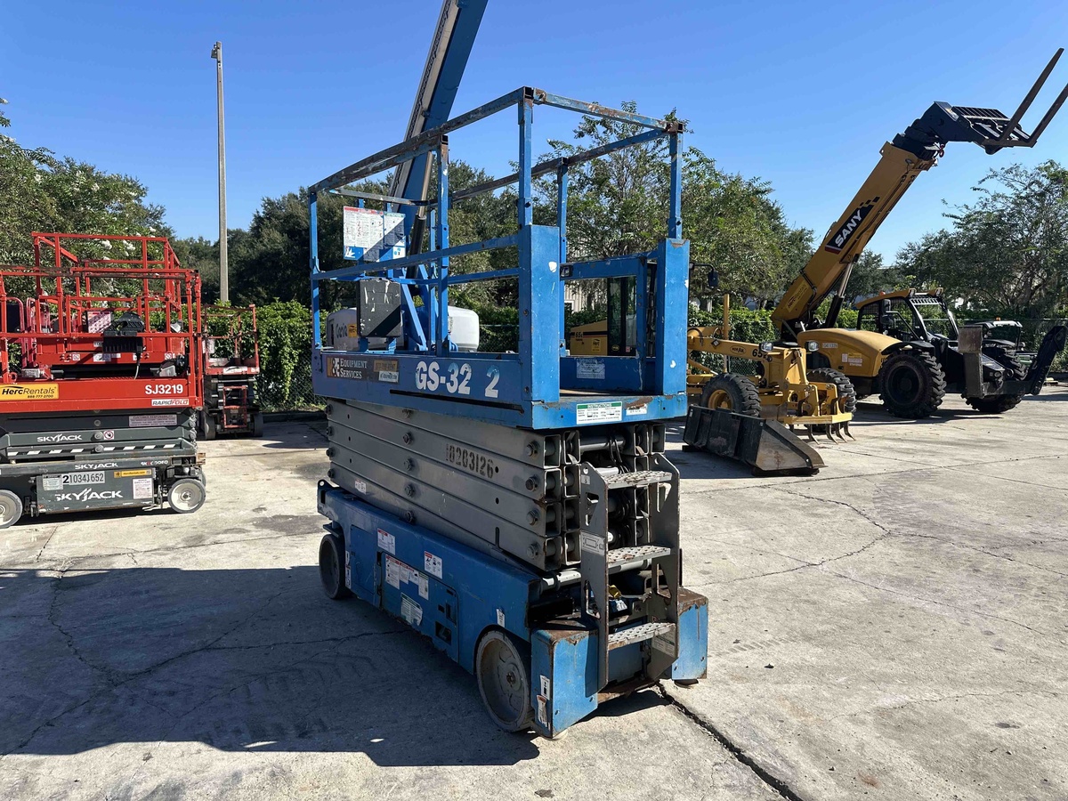 2016 Genie GS-3232-3
