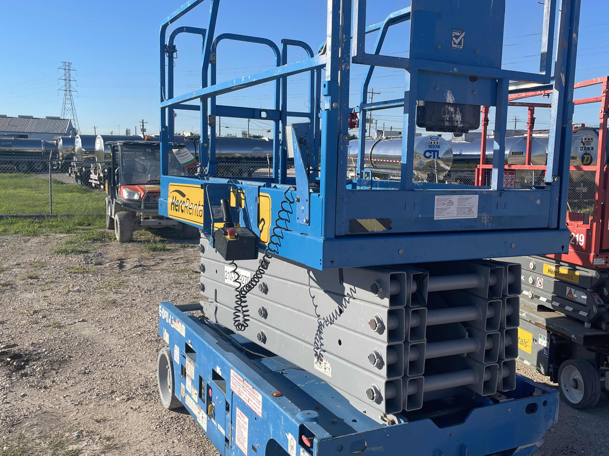 2021 Genie GS-3246-5
