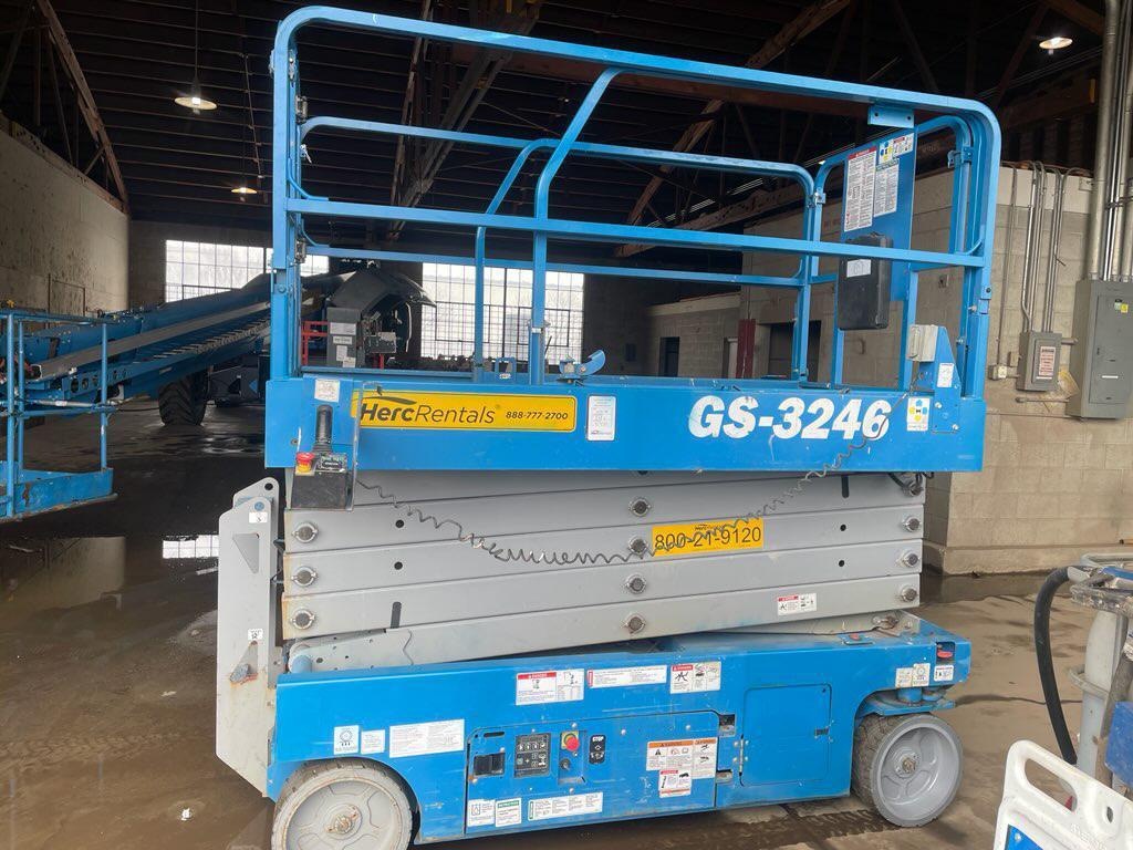 2018 Genie GS-3246