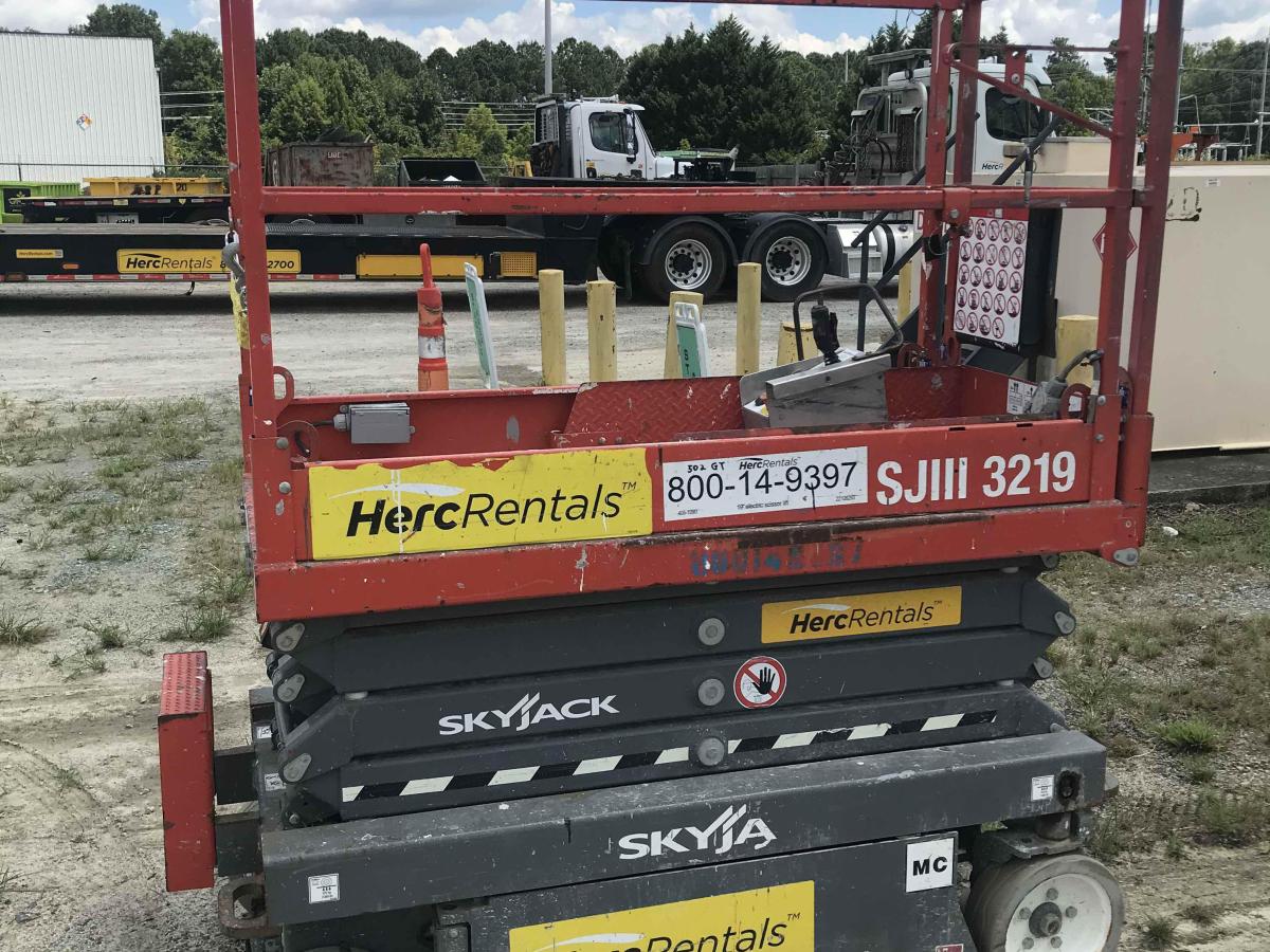2017 Skyjack SJ3219