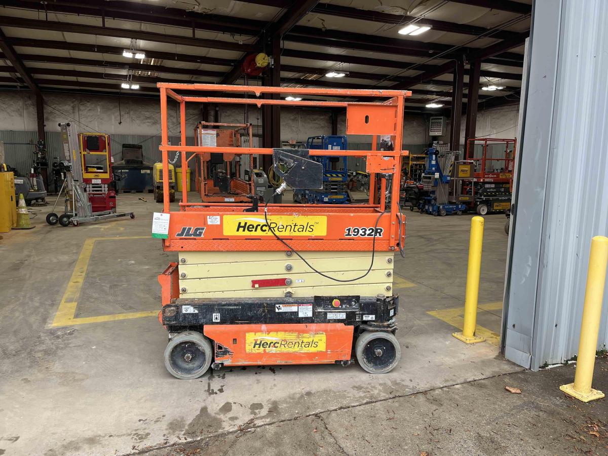 2018 JLG 1932R