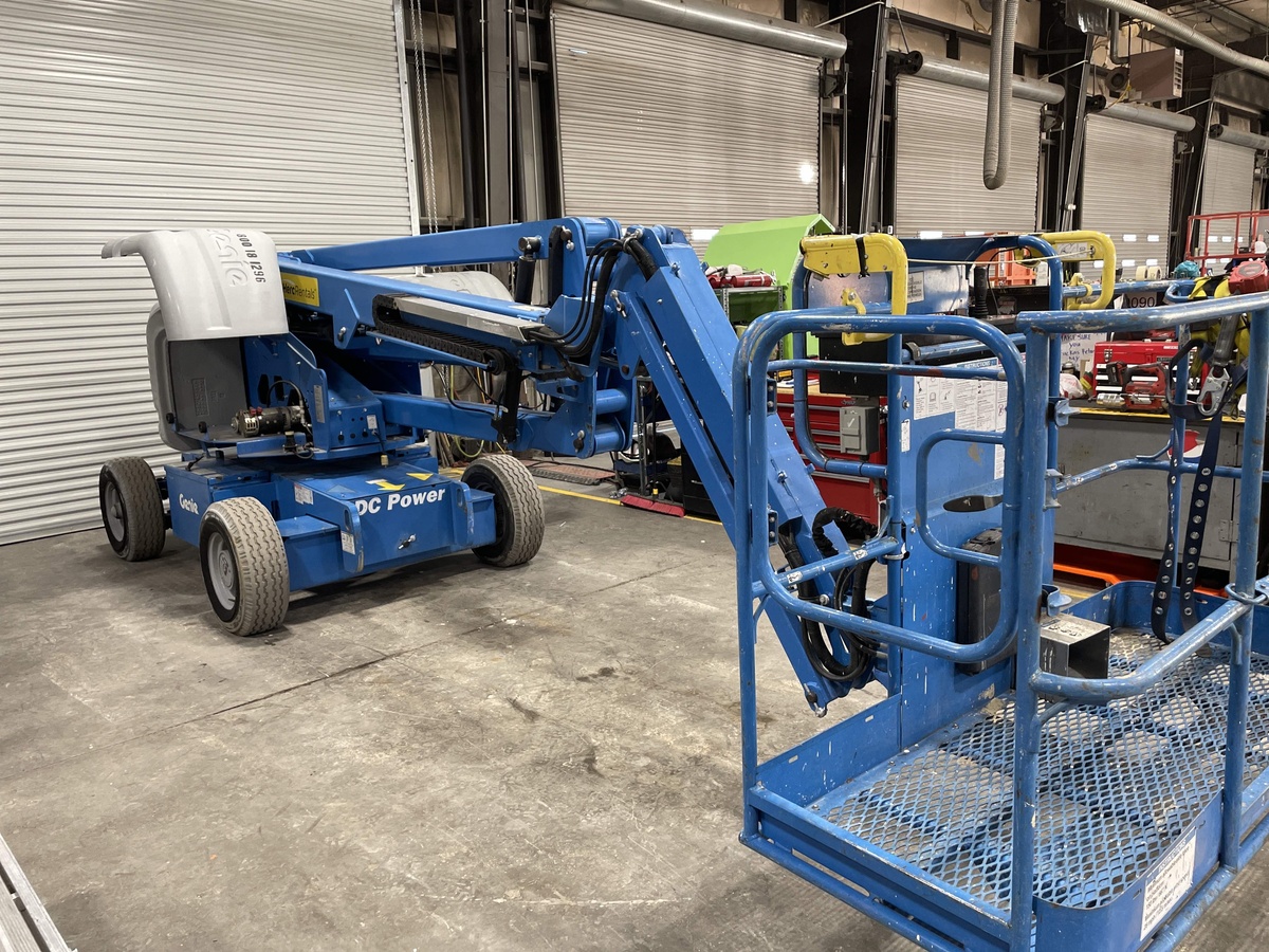 2017 Genie Z-45/25