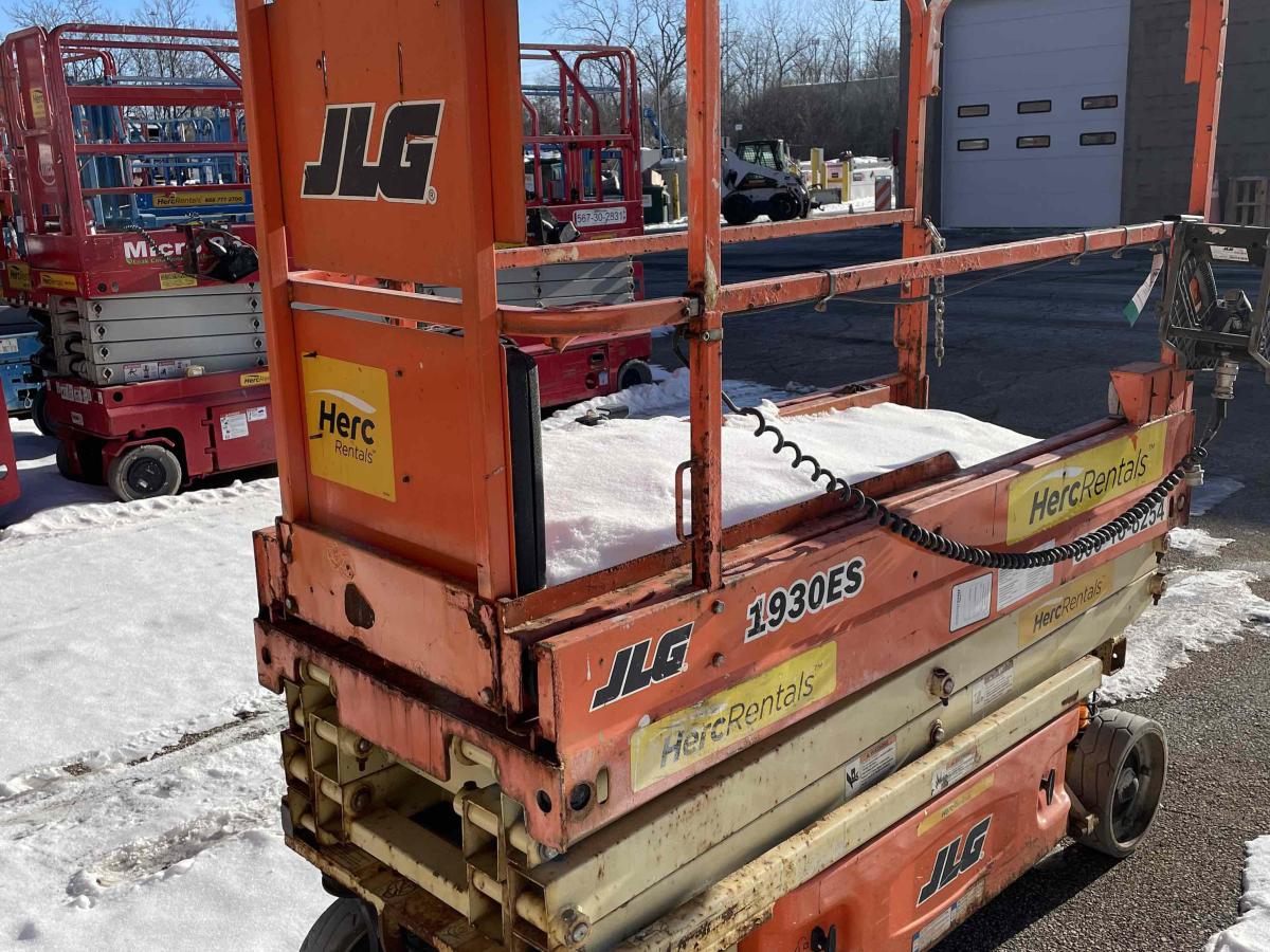 2017 JLG 1930ES