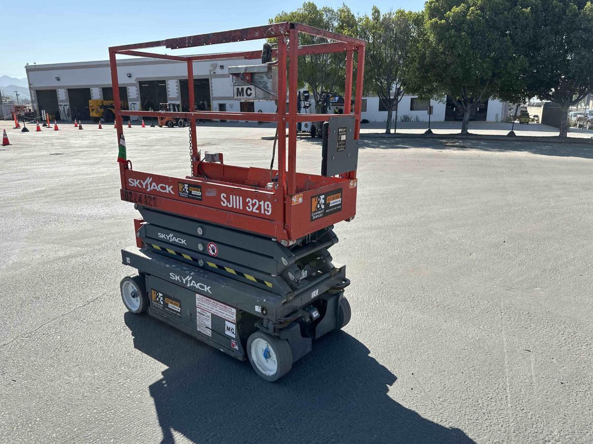 2017 Skyjack SJ3219