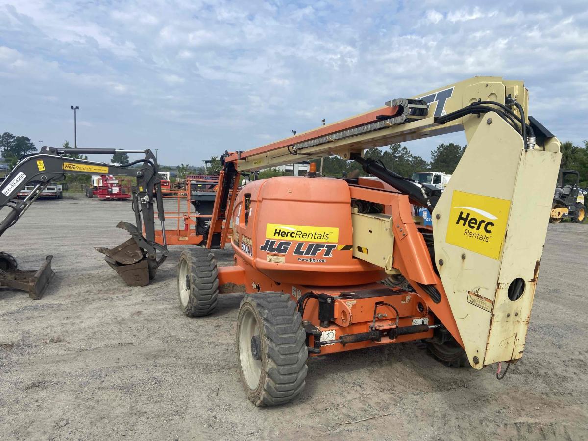 2017 JLG 600AJ