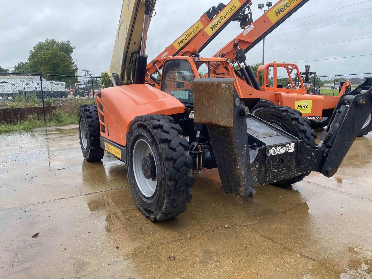 2018 JLG 1255