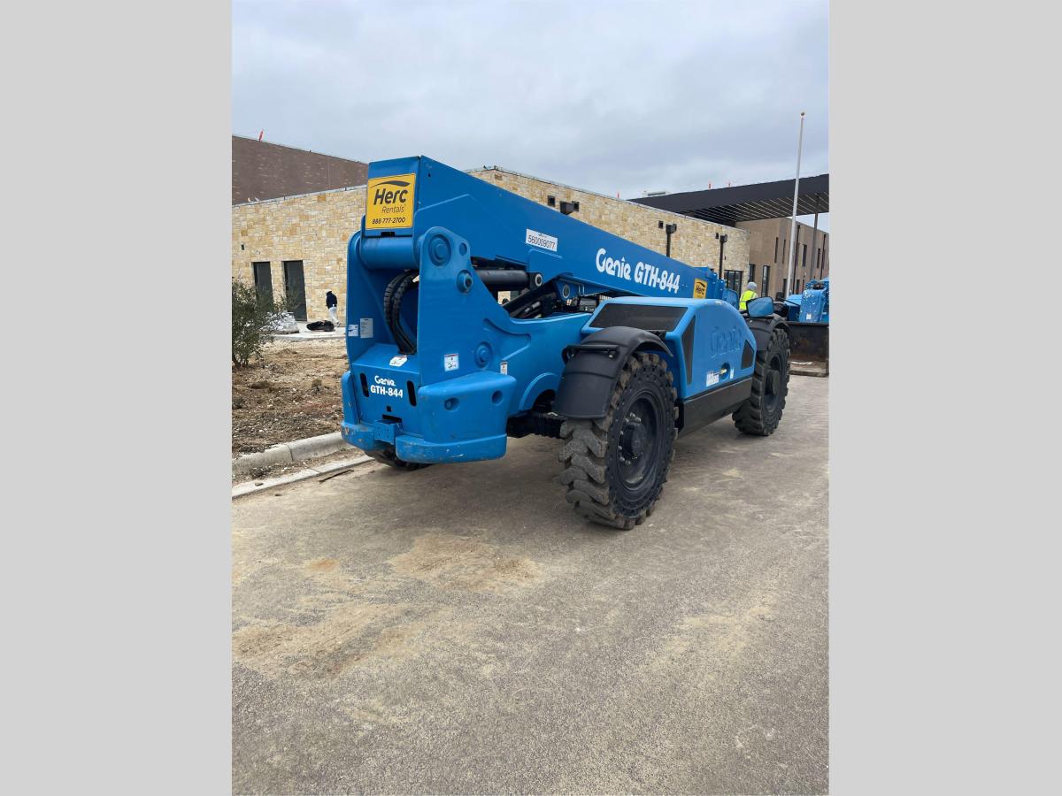2018 Genie GTH 844