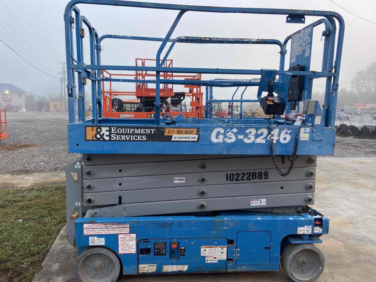 2017 Genie GS-3246