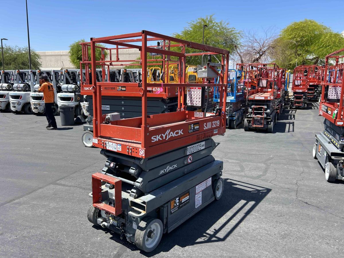 2017 Skyjack SJ3219