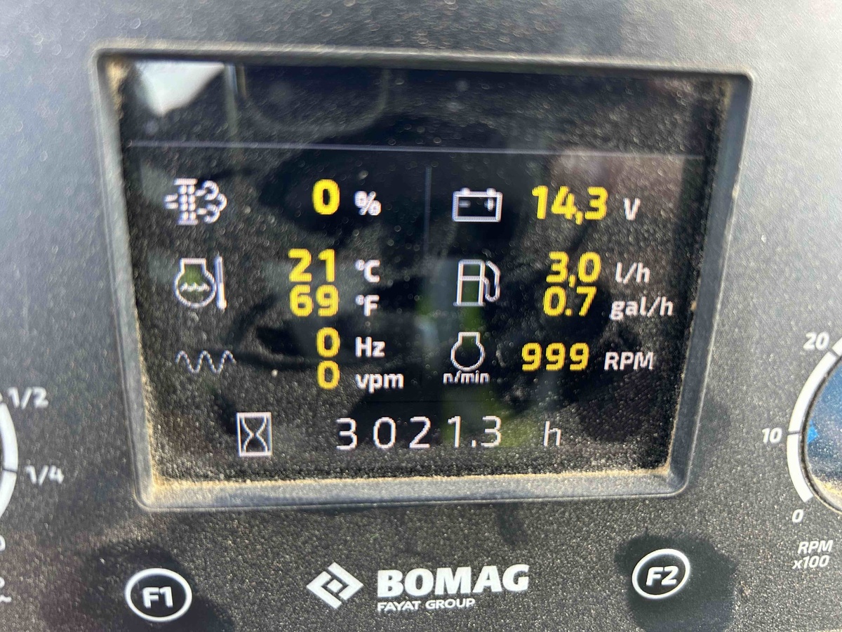 2021 BOMAG BW 211 PDH-5-9