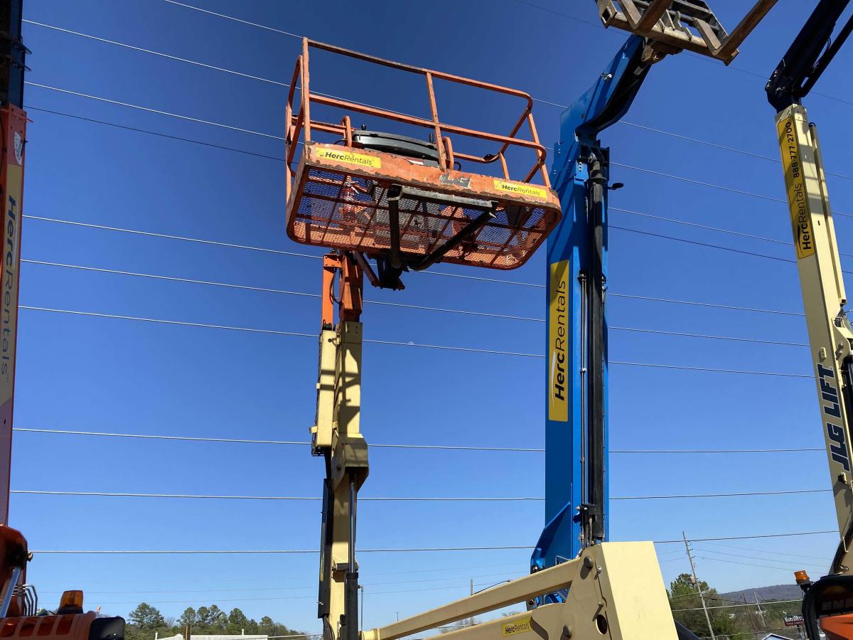 2012 JLG 450AJ