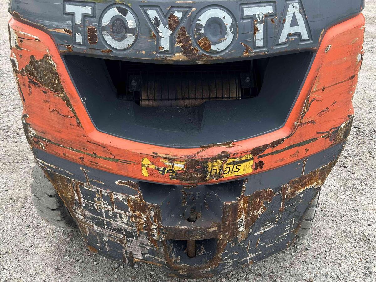 2021 Toyota 8FGU25-5