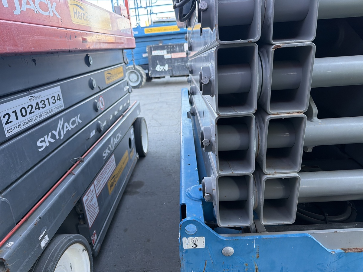2017 Genie GS-3232-2