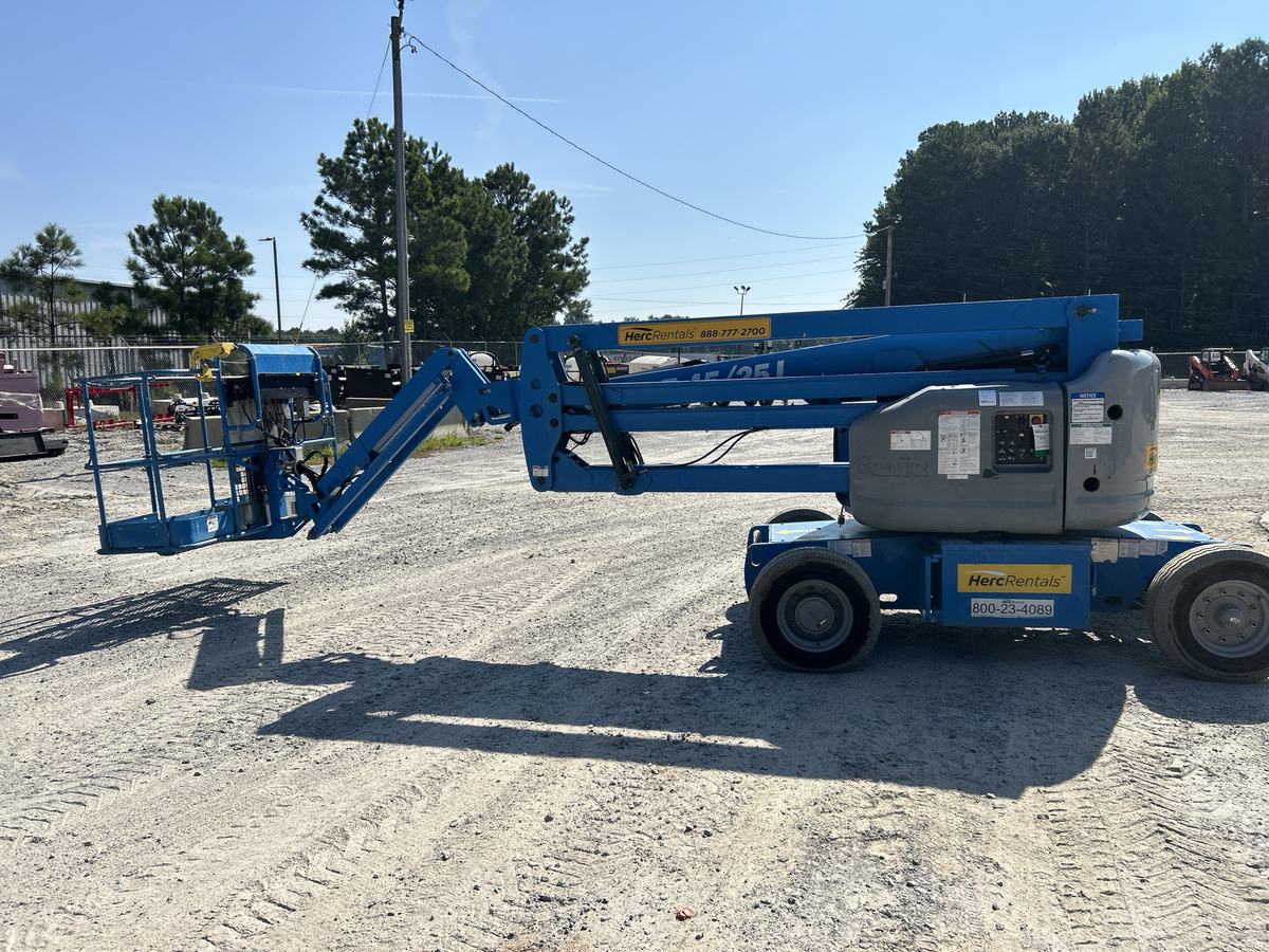 2018 Genie Z-45/25J-12