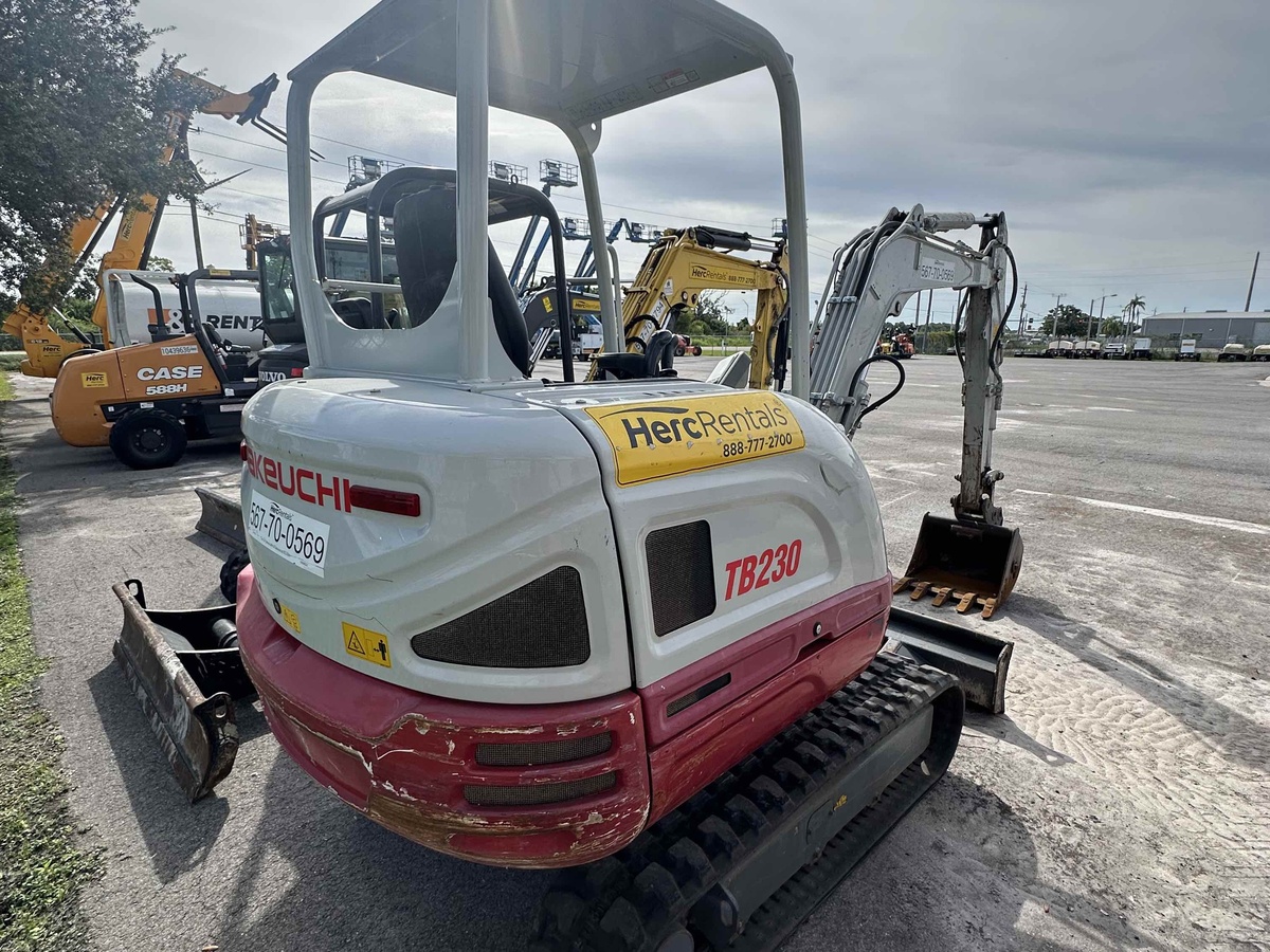 2021 Takeuchi TB230-3