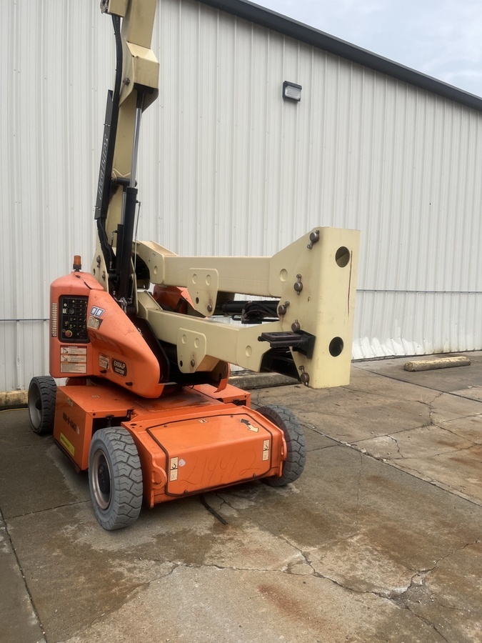 2016 JLG E400AJPN