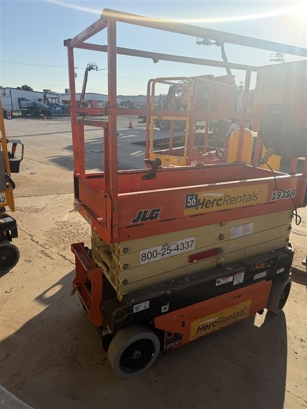 2019 JLG 1932R-2