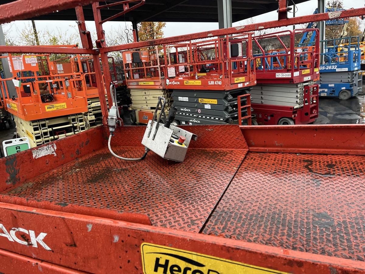 2017 Skyjack SJ4740-6