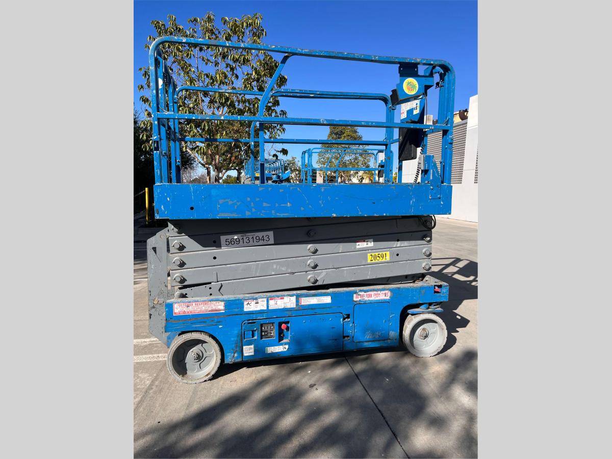 2016 Genie GS-3246
