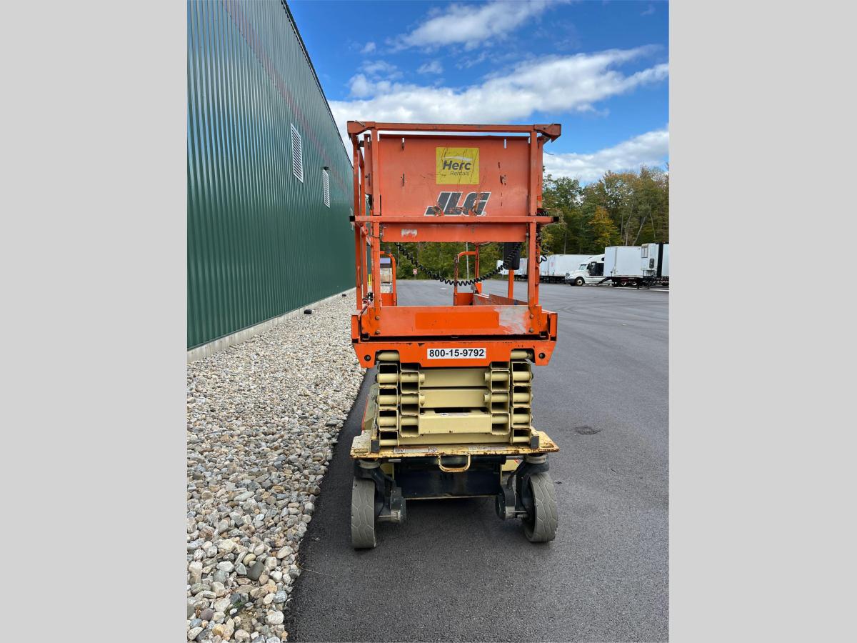 2017 JLG 3246ES