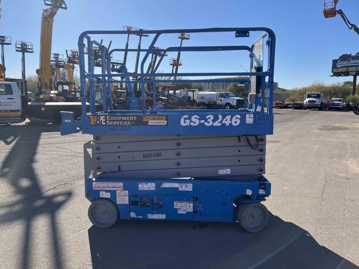 2017 Genie GS-3246