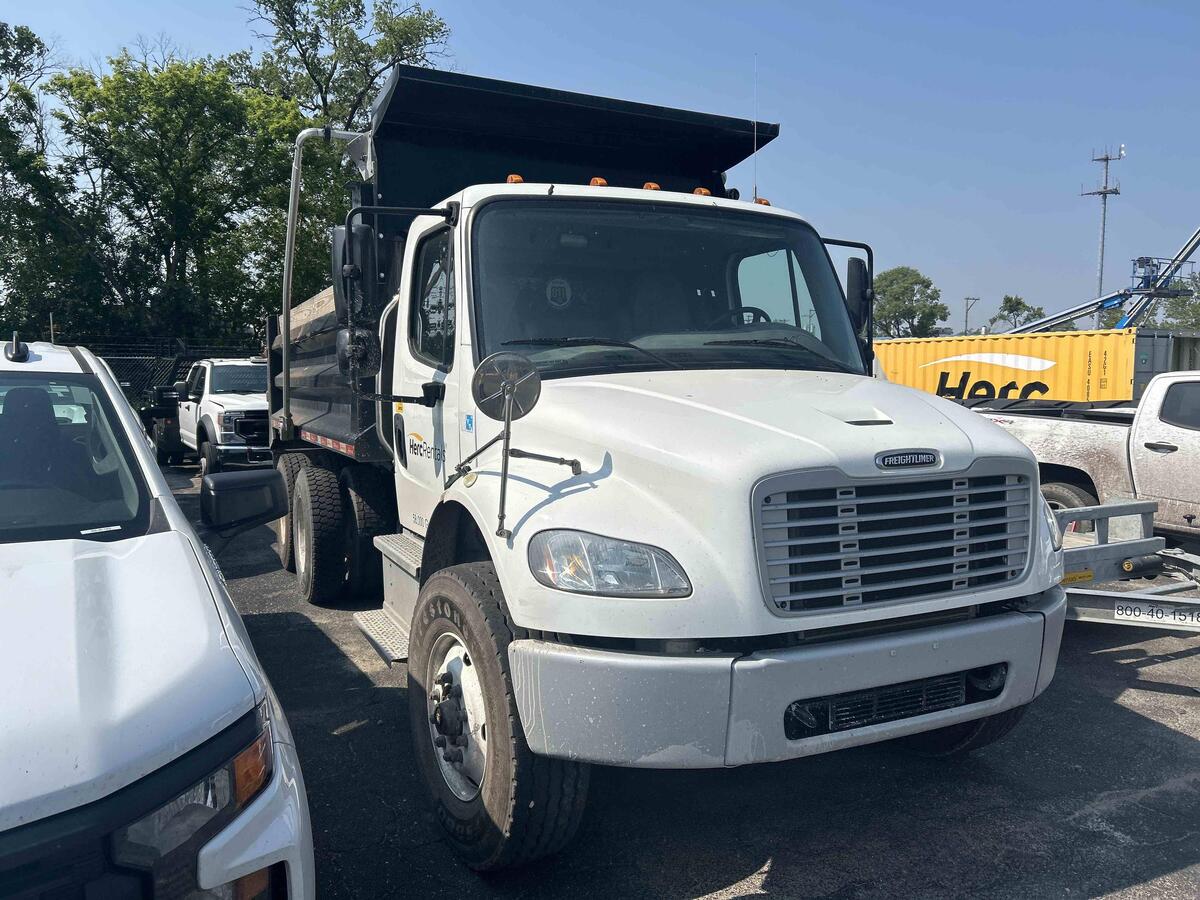 2019 Freightliner M2106-3