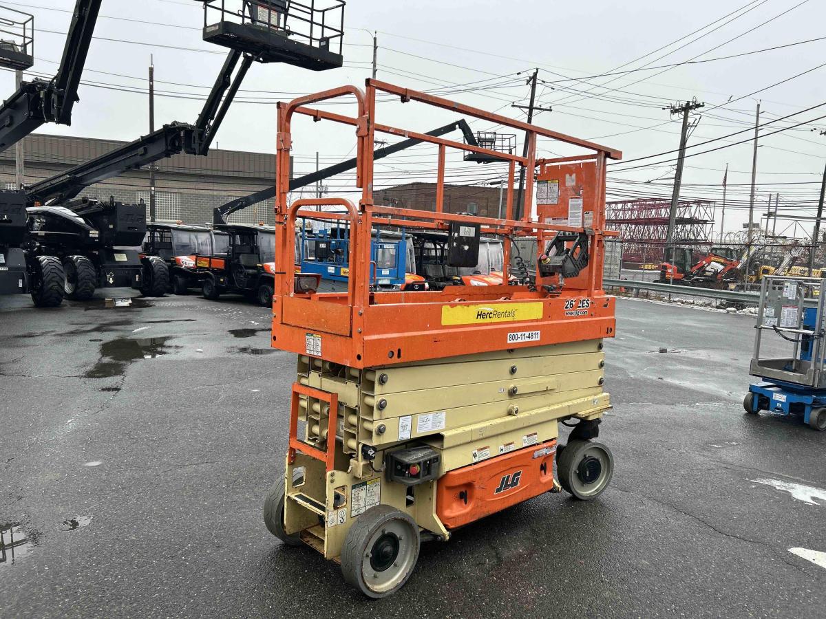 2016 JLG 2632ES