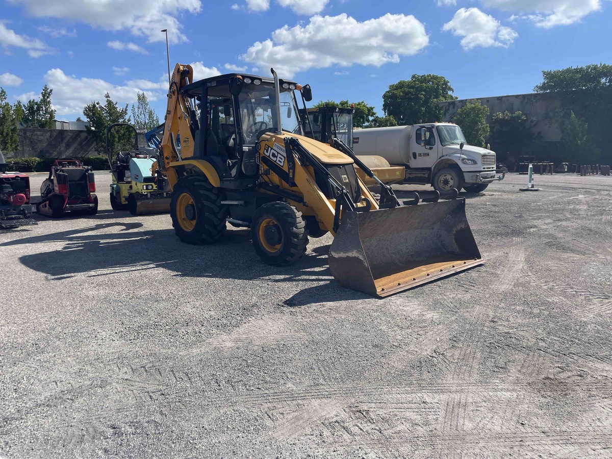 2022 JCB 3CX-2