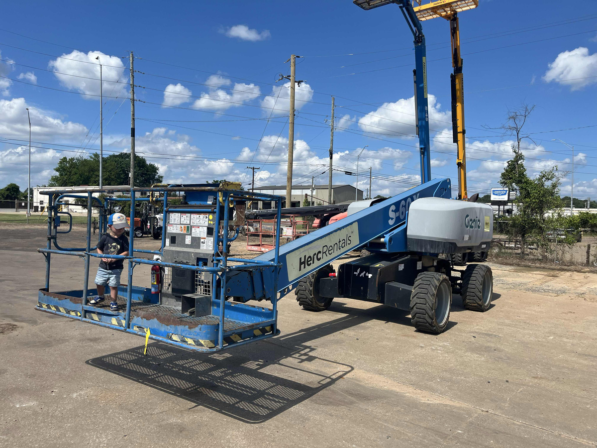 2018 Genie S-60X-4