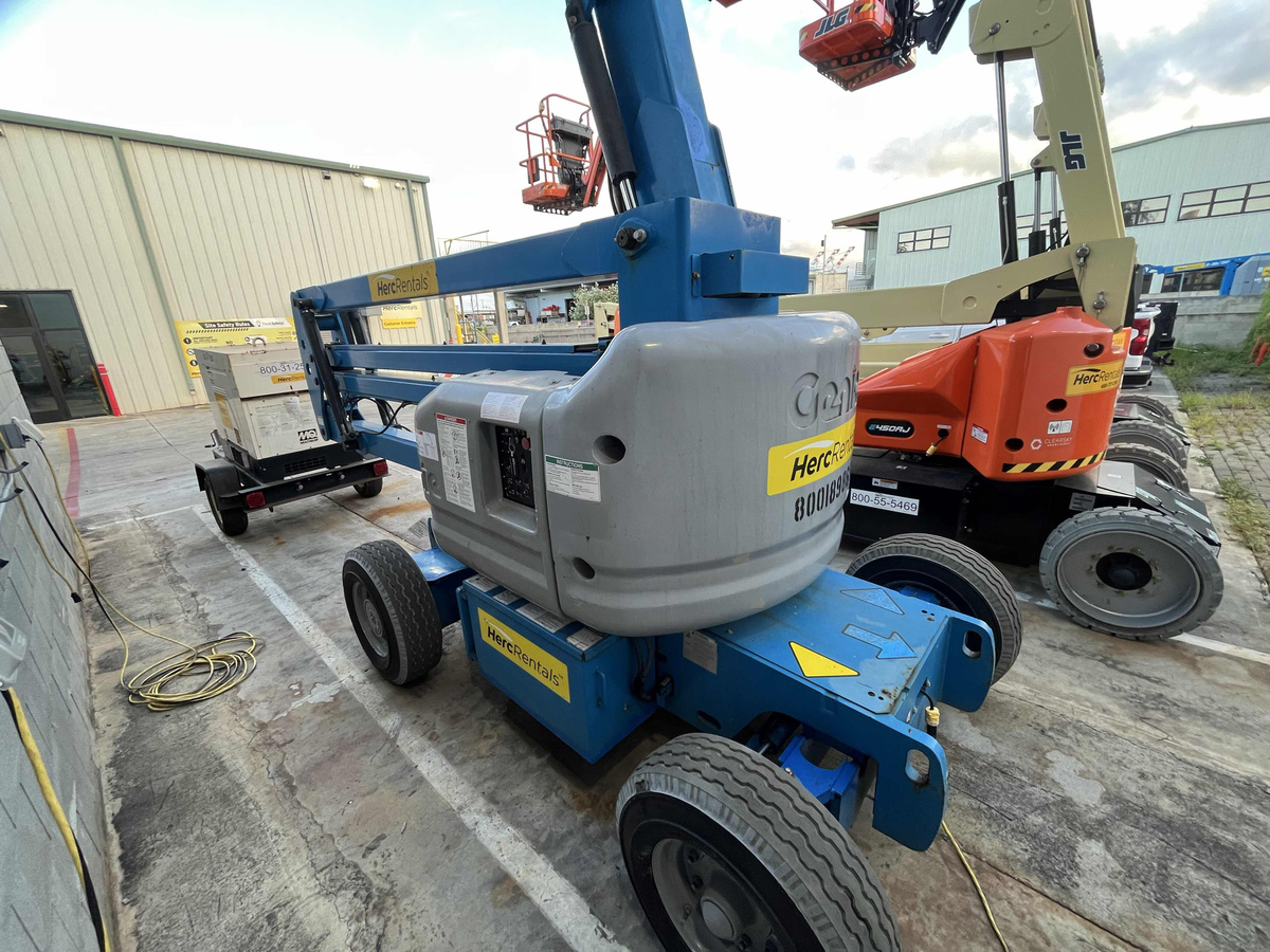 2017 Genie Z-45/25