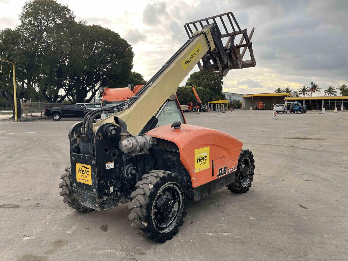 2017 JLG G5-18A