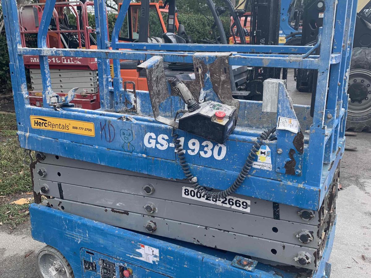 2018 Genie GS-1930