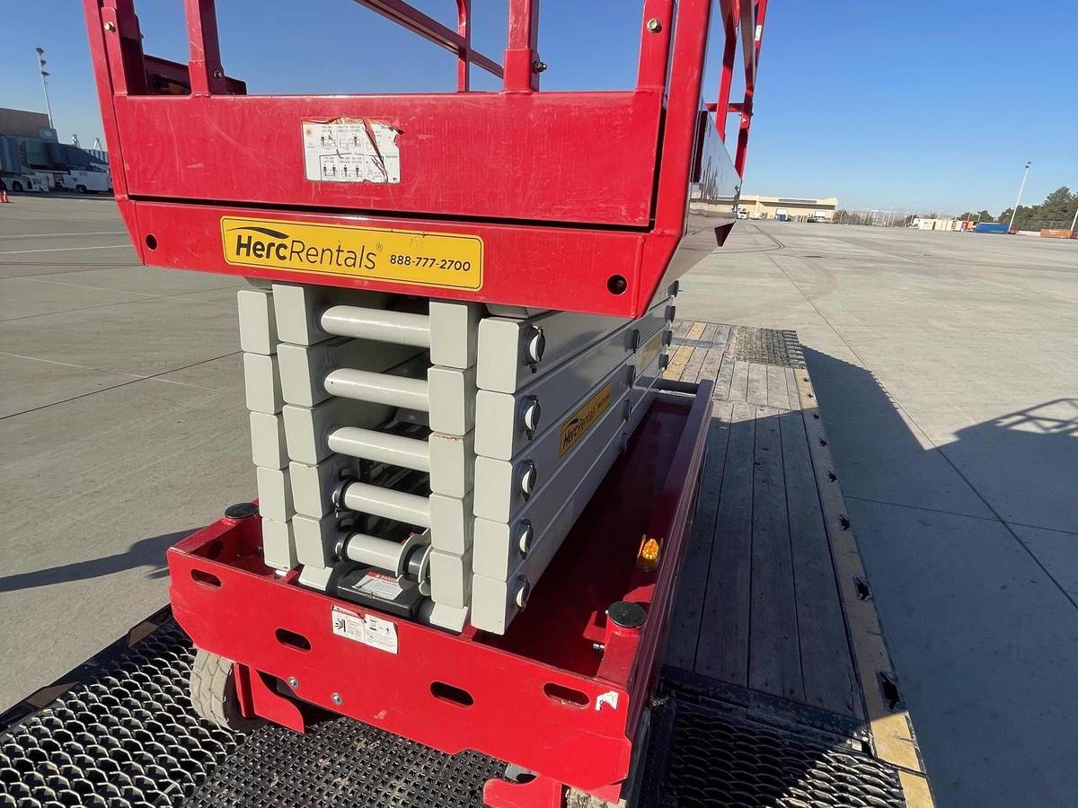 2017 Skyjack SJ4740-5