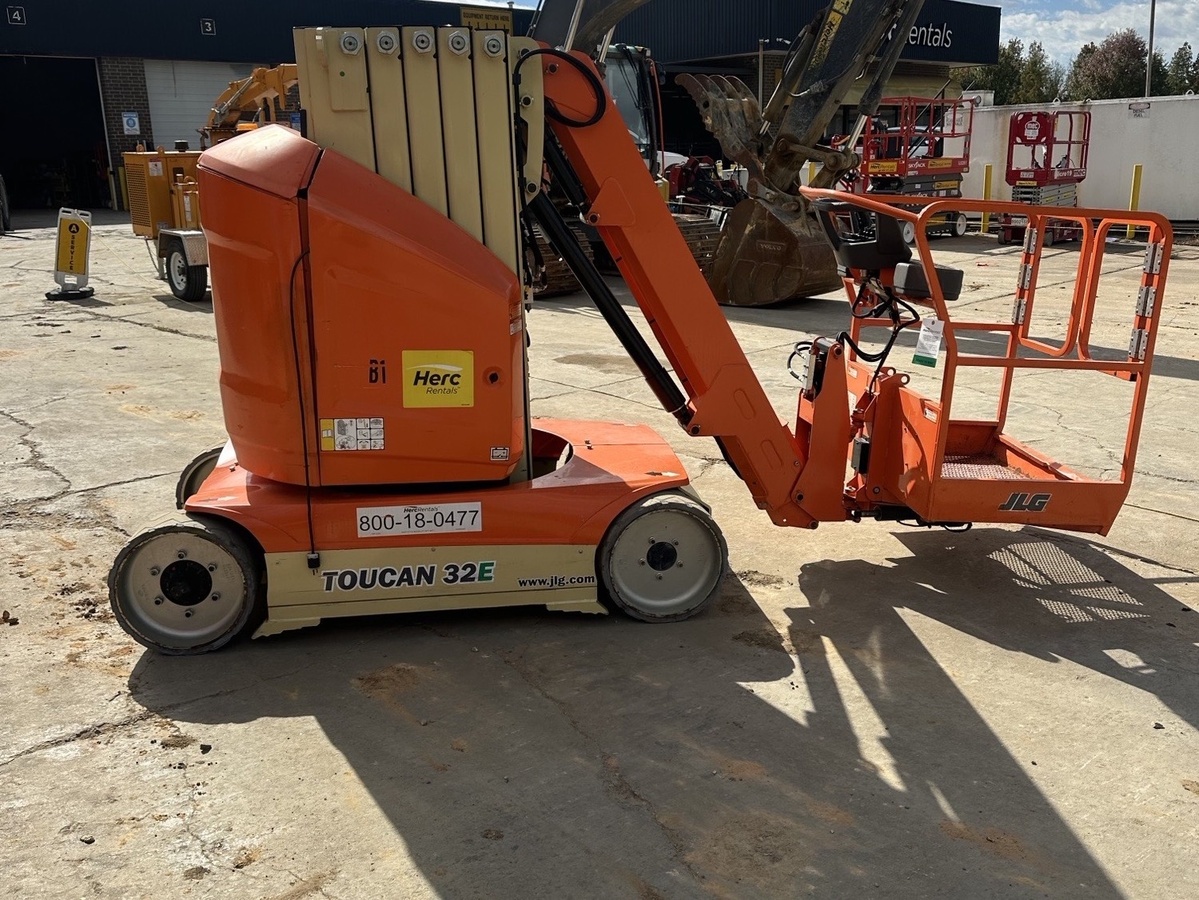 2017 JLG Toucan 32E-1