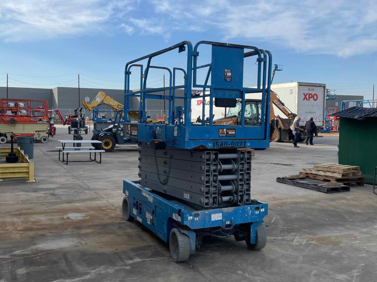 2016 Genie GS-4047