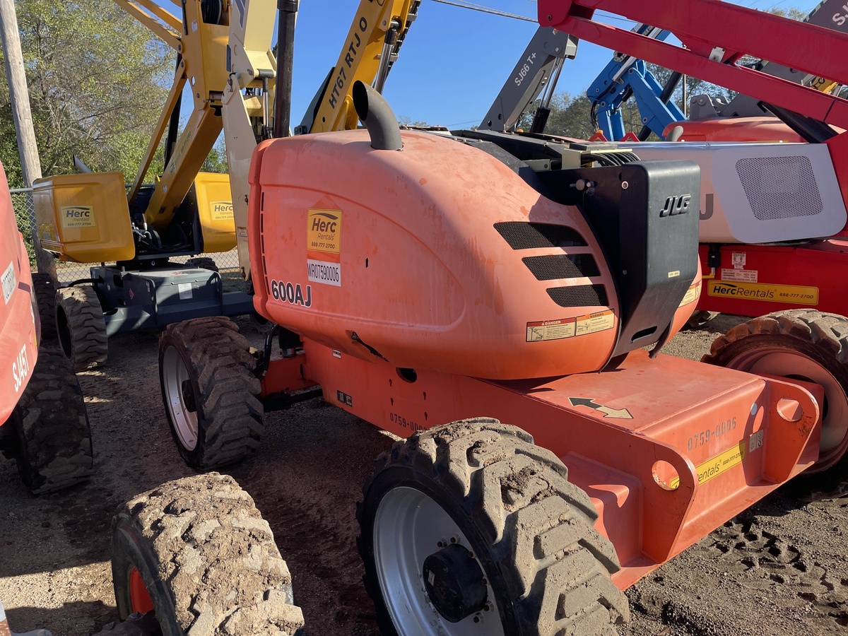 2017 JLG 600AJ-1