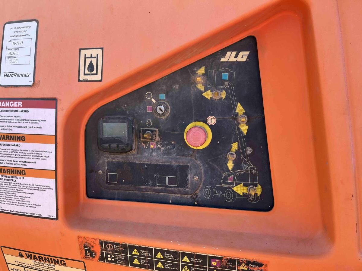2016 JLG 400S