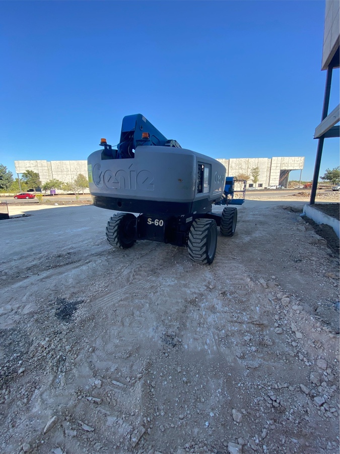 2018 Genie S-60X-4