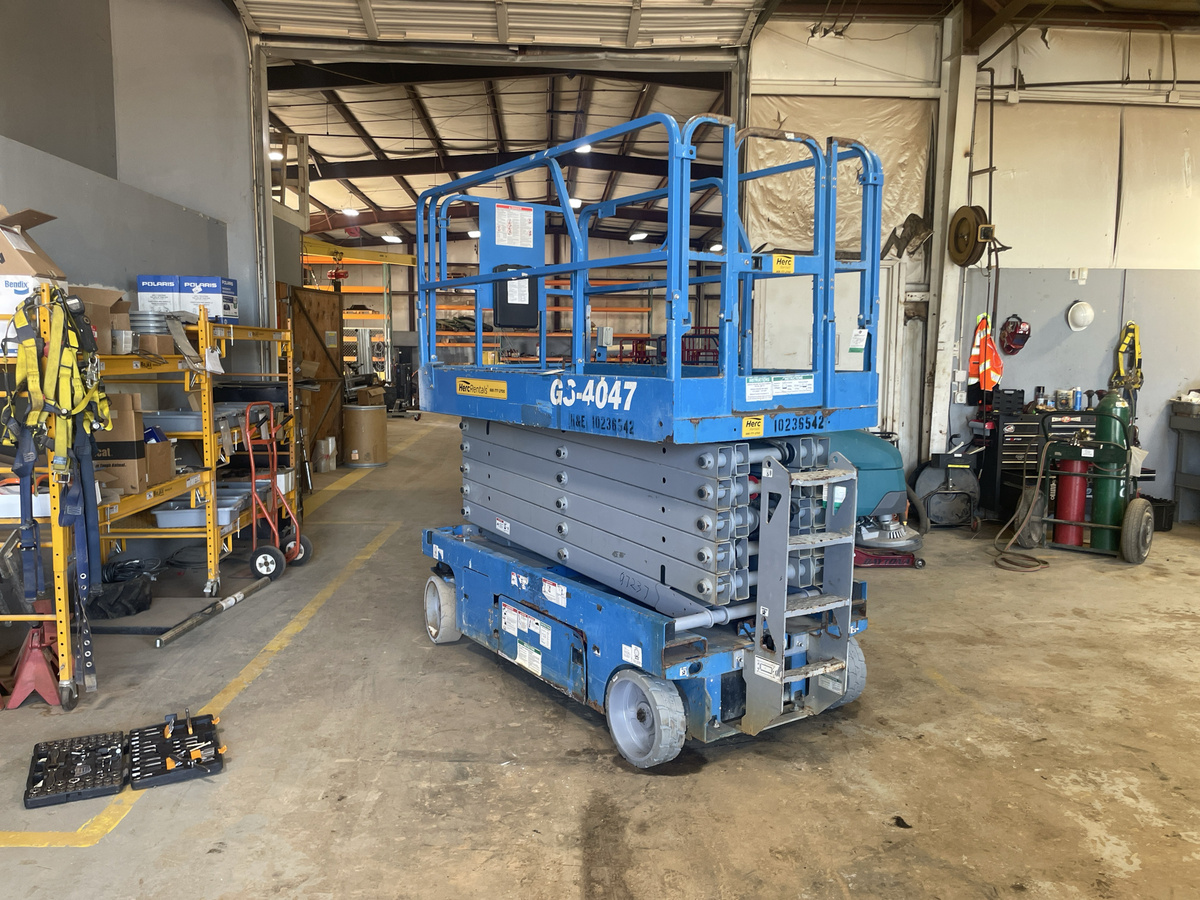2019 Genie GS-4047