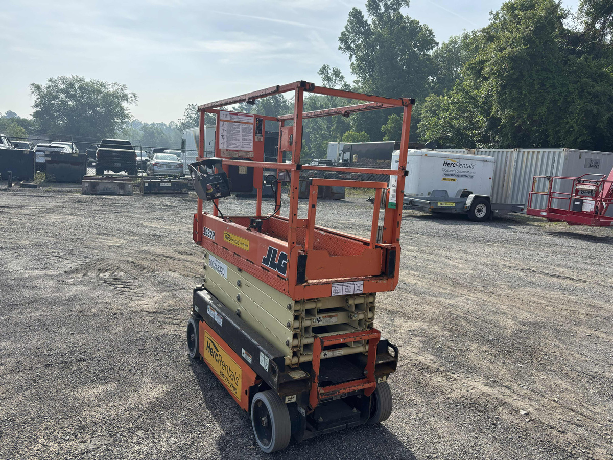 2019 JLG 1932R-5