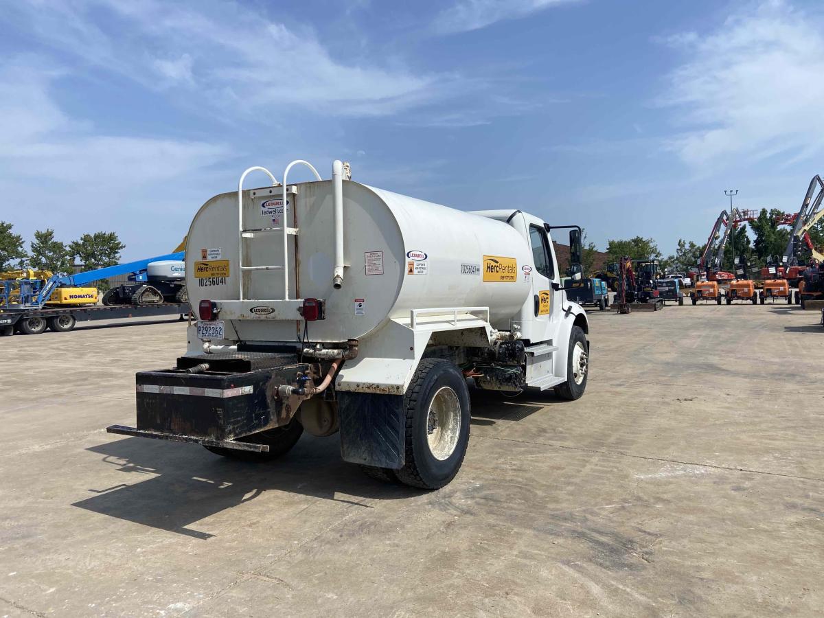 2019 Freightliner M2106-4