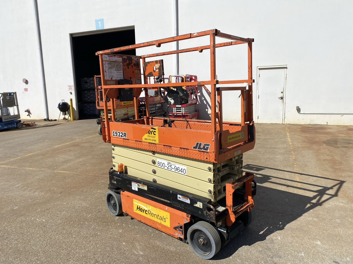 2019 JLG 1932R-2