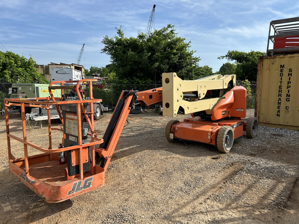 2018 JLG E450AJ-2