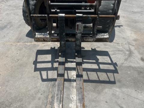 2017 JLG G5-18A
