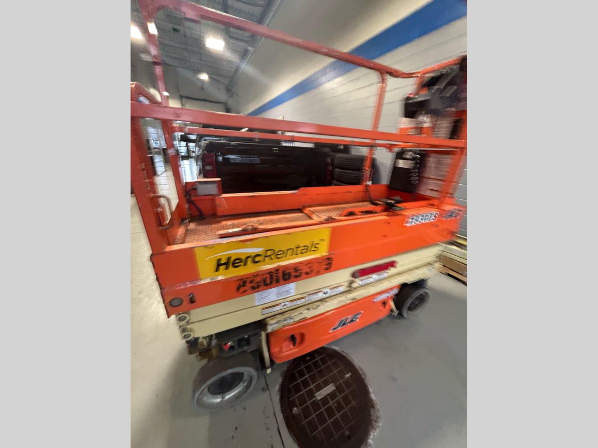 2017 JLG 1930ES