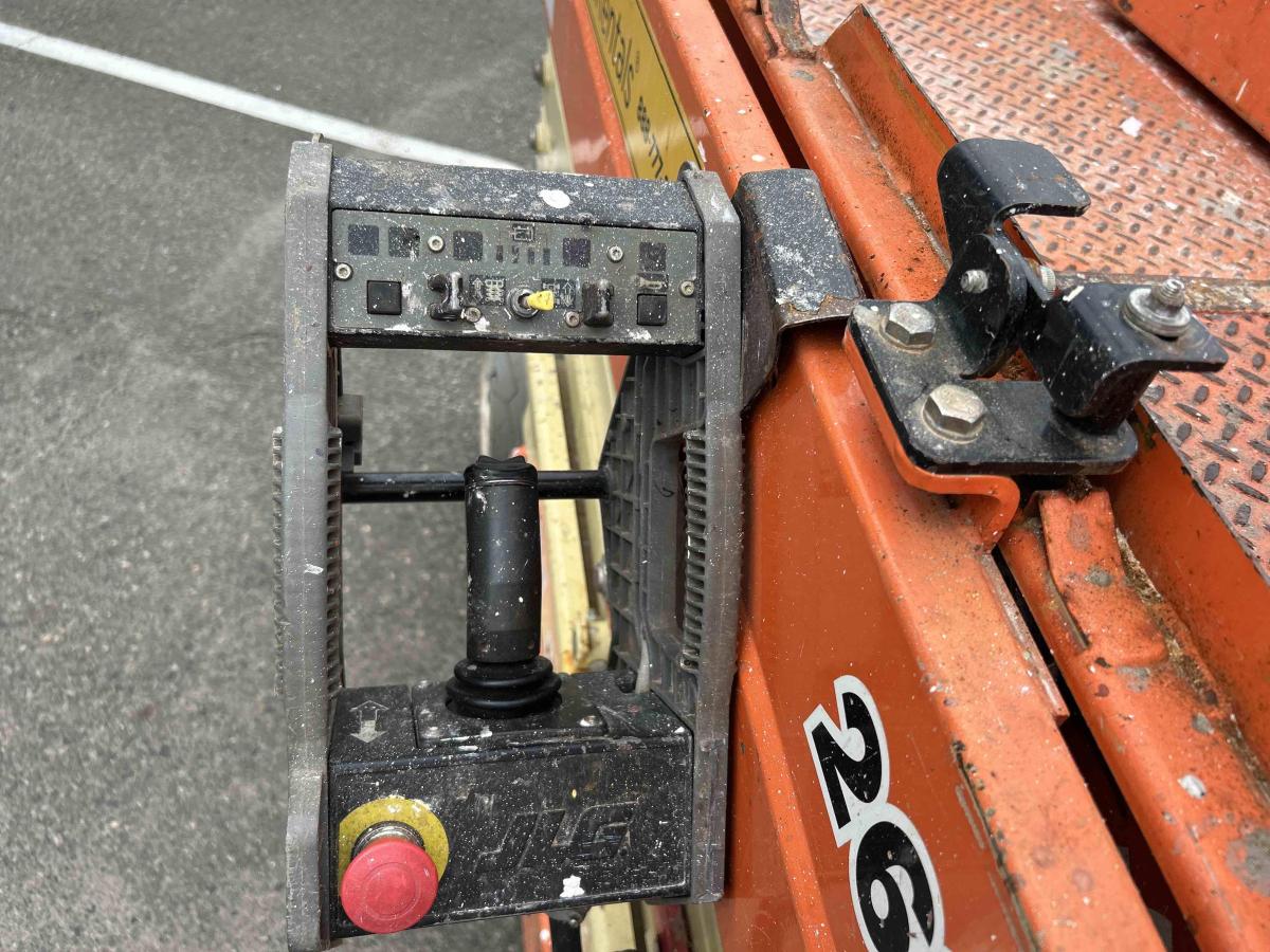 2017 JLG 2632ES-7