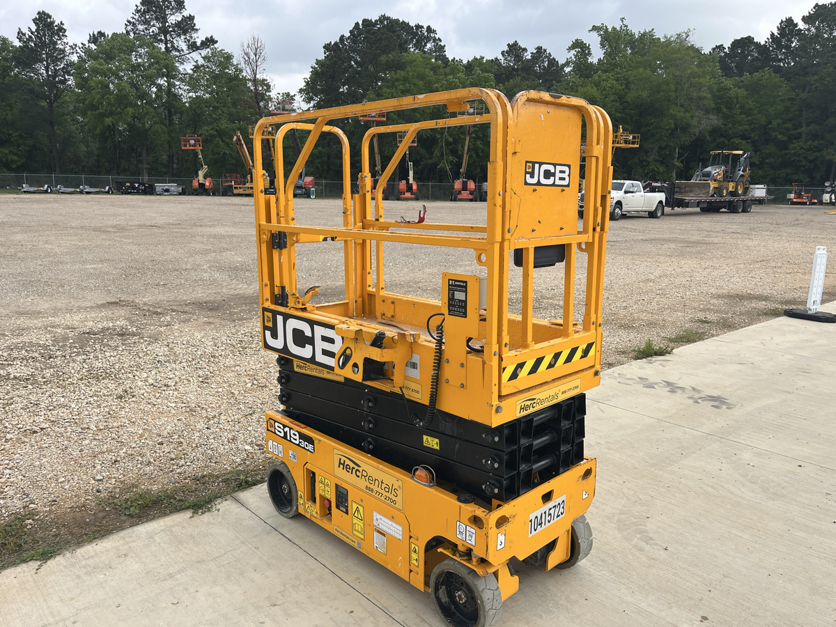 2023 JCB S1930E-12